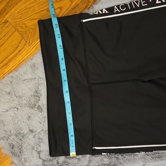 ZYIA Active Black/White Athletic Leggings, Women's Size 6-8, Great Condition - Picture 2 of 9